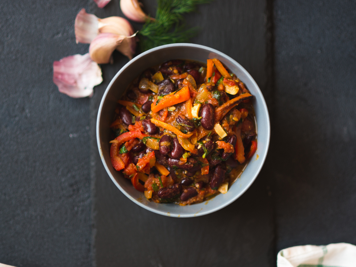 Sam’s slow cooked vegan chilli recipe - spunout