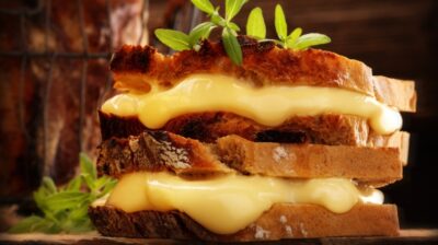 How to make a toasted cheese sandwich