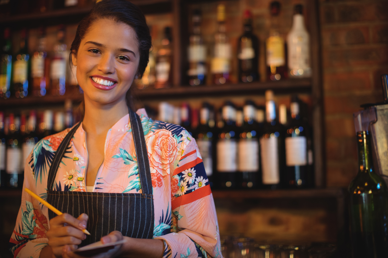 What you need to know if you want to work abroad in a bar - spunout