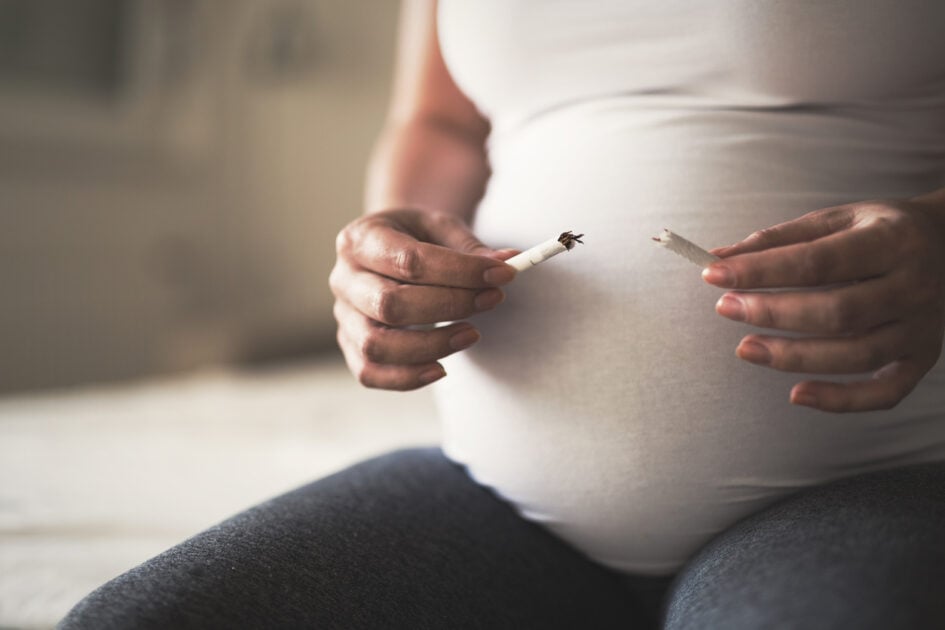 what-happens-if-you-smoke-while-pregnant?-thumbanail