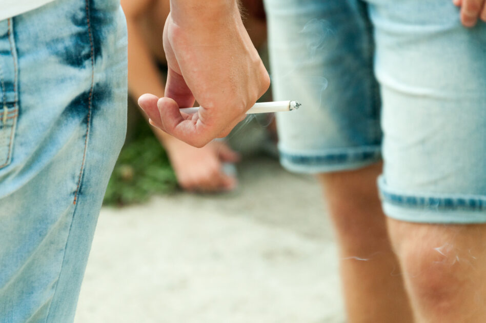 how-harmful-is-second-hand-smoke?-thumbanail