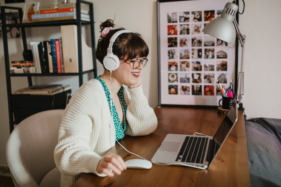 how-to-stay-focused-while-working-from-home-thumbanail