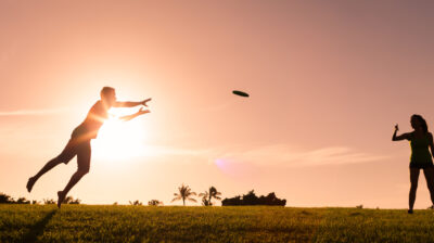 How to play ultimate frisbee