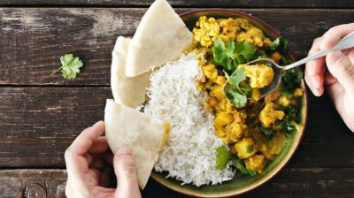 Chicken-curry-and-naan-msYGpS