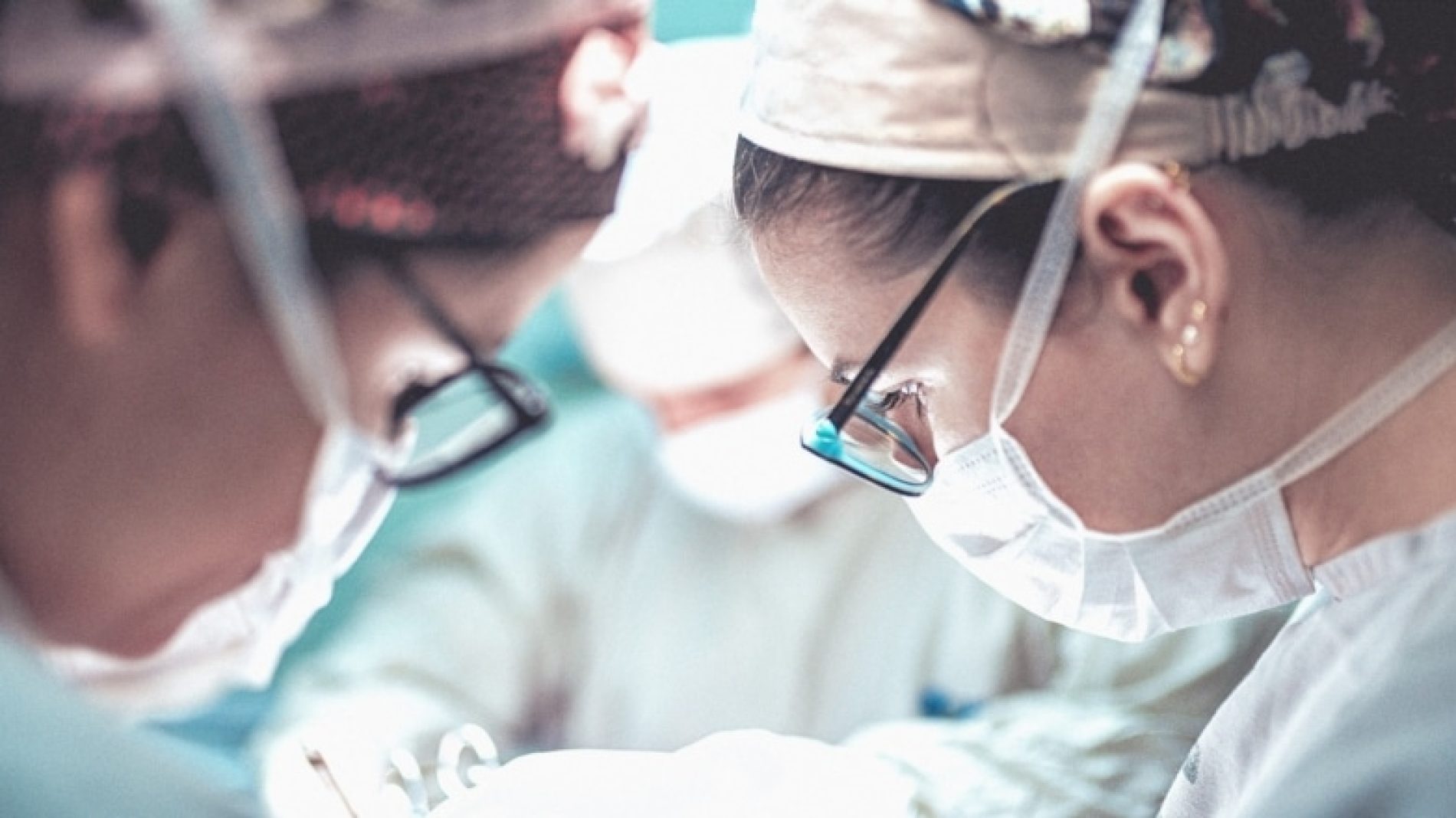 Doctors-in-hosptial-during-COVID-19-Fg0HZh