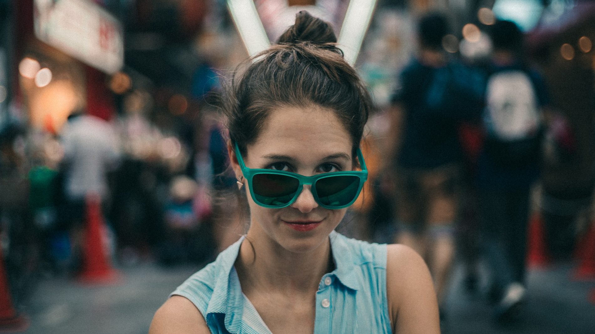 Portrait of a young person with sunglasses