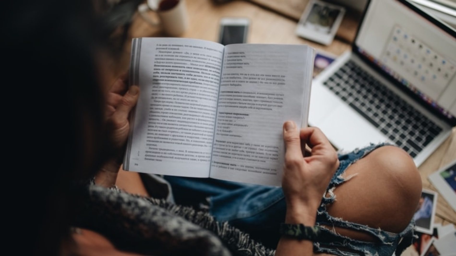 book-reading-lifestyle-candid-at-home-home-office-real-woman-reading-book-relaxing-at-home_t20_mRmlWd-aDSHF9