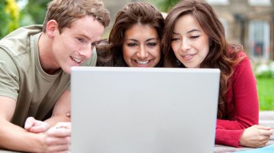 boy_and_two_girls_on_laptop